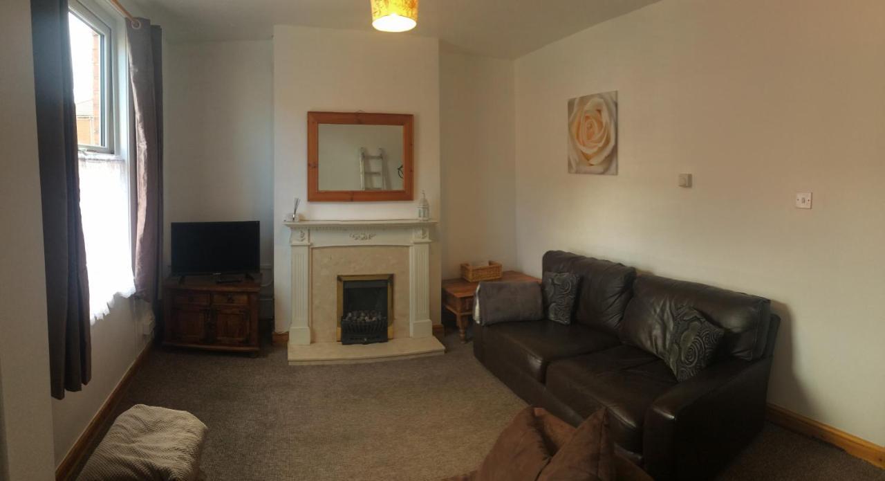 4 Bedroom House For Corporate Stays In Kettering Exterior photo
